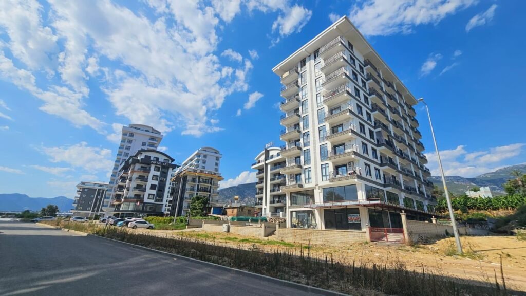 Недорога квартира 1+1 у сучасному комплексі в центрі Махмутлара