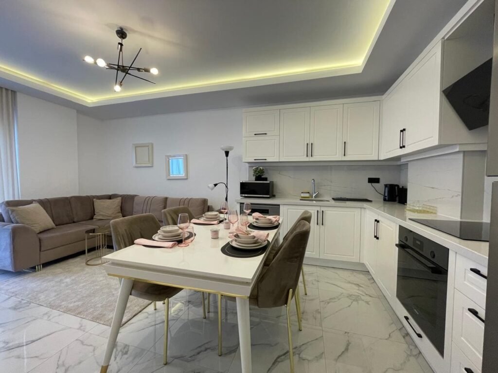 Новые современные апартаменты 2+1 в аренду в престижном районе Клеопатра