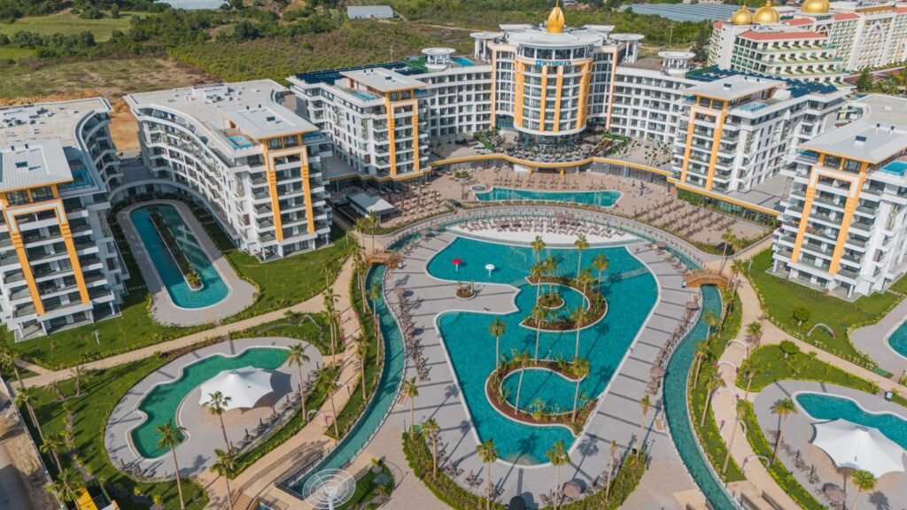 Відпочинок в готельному комплексі з власним пляжем, SPA та дитячими зонами