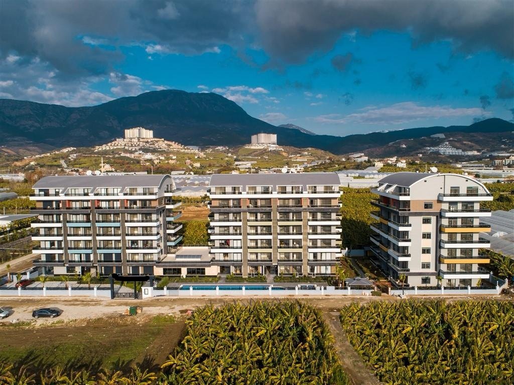 Kargicak'ta bakımlı bir site içerisinde geniş daire.