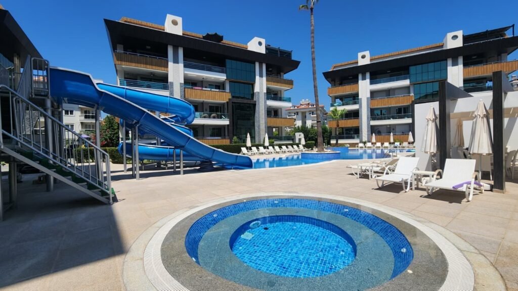 Просторная квартира 2+1 в элитном жилом комплексе в районе Оба