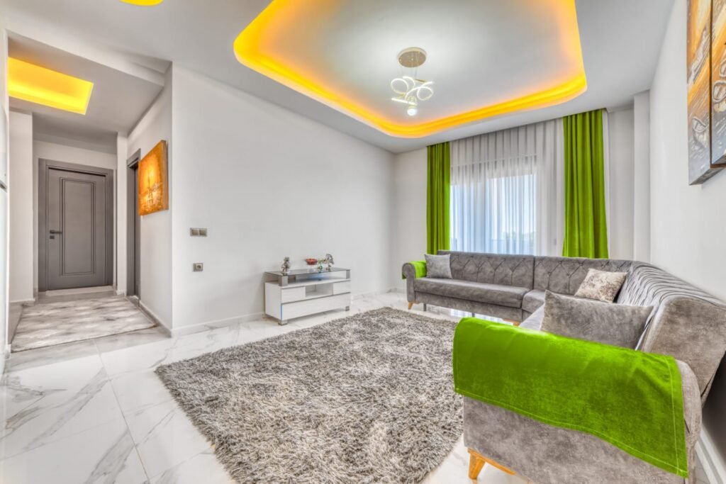 Меблированная трехкомнатная квартира