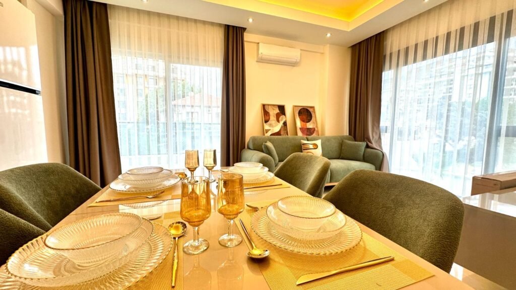 Новая меблированная двухкомнатная квартира в комплексе с богатой инфраструктурой