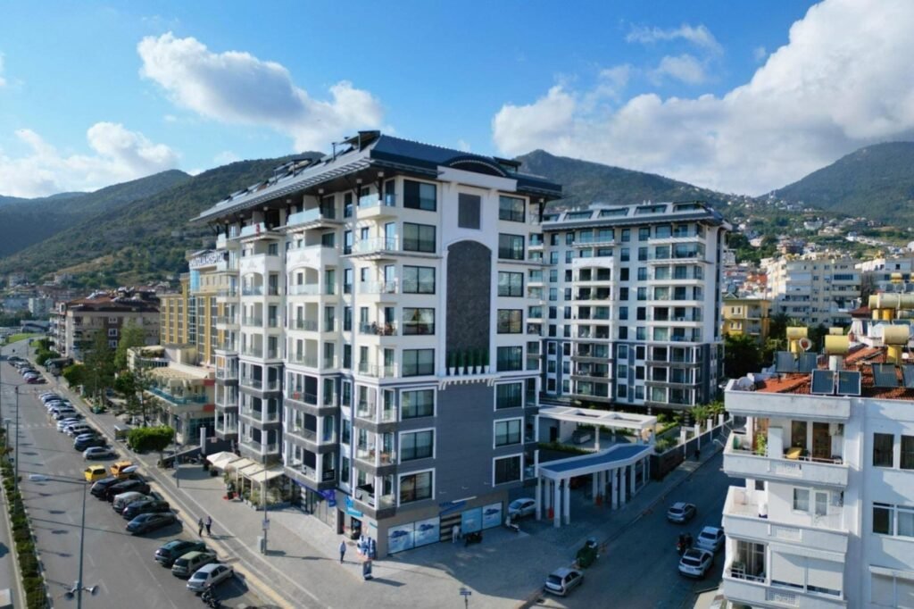 Modern apartment in the center of Alanya – below market price and high investment potential