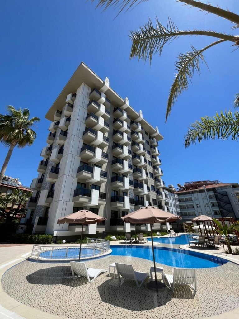 Современная 2+1 рядом с морем — редкое предложение в одном из самых удачных комплексов района