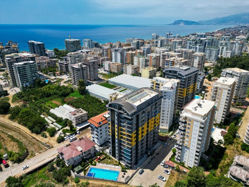 Просторная 3+1 с отдельной кухней — 150 м² комфорта в Махмутларе