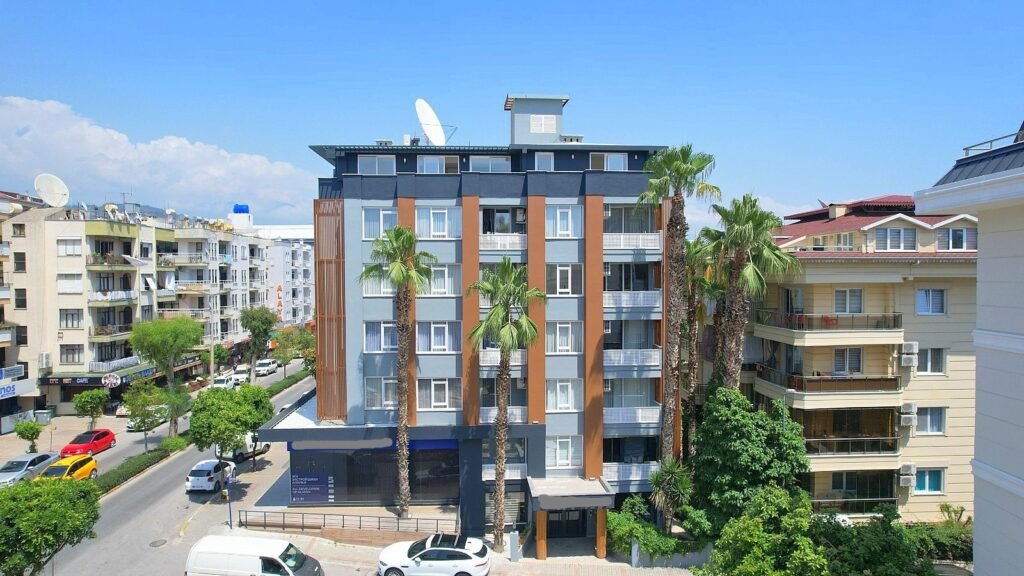 Panoramic 2+1 apartment with sea and fortress views in the center of Alanya