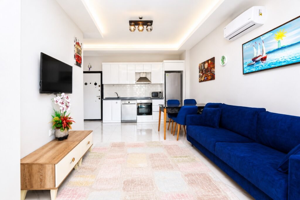 Akdeniz'in Panoramik Manzarası: Avsallar'da Eşyalı 1+1 Daire