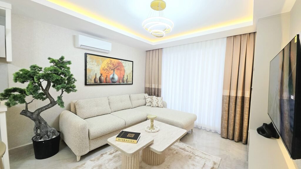 Стильная меблированная квартира 1+1 в центре Аланьи